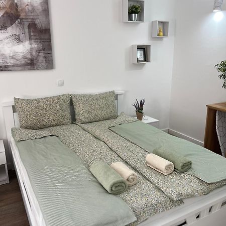 Guest House Lila Сомбор Екстериор снимка