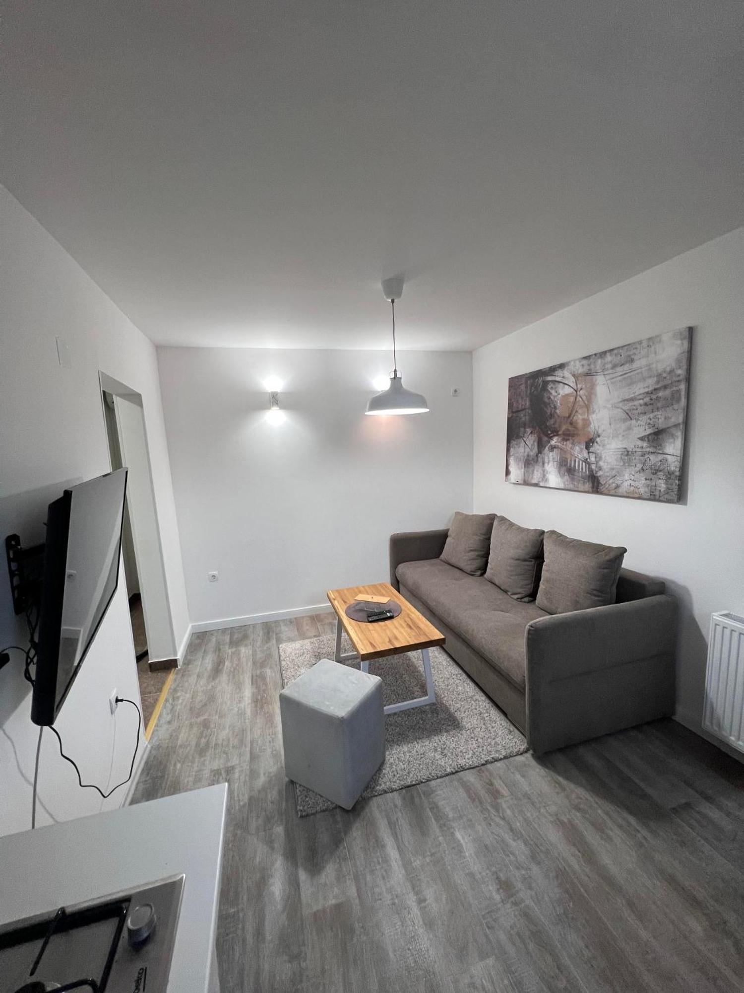 Guest House Lila Сомбор Екстериор снимка