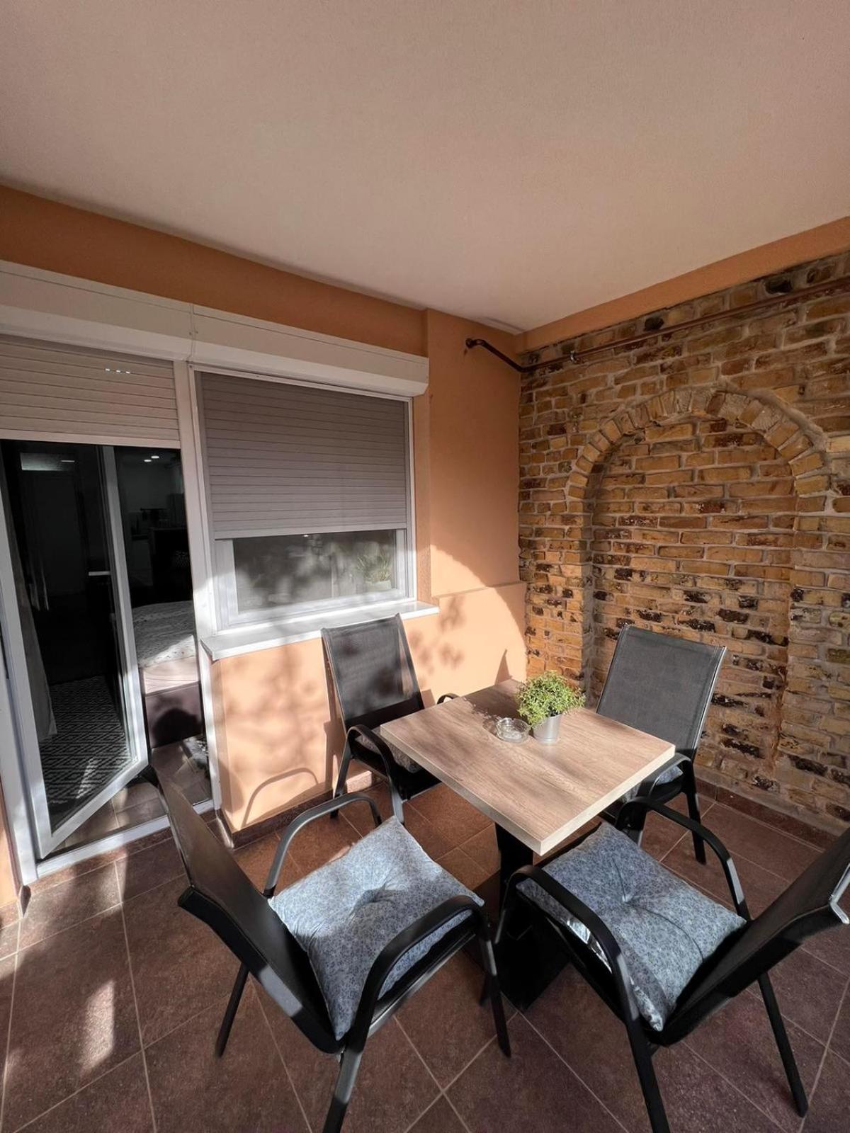 Guest House Lila Сомбор Екстериор снимка