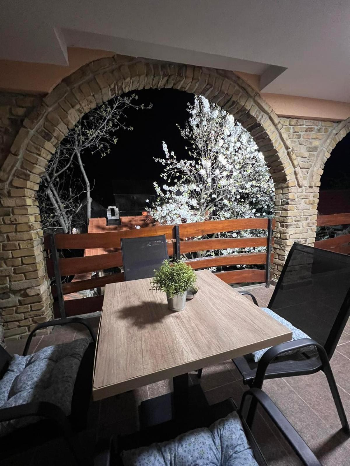 Guest House Lila Сомбор Екстериор снимка