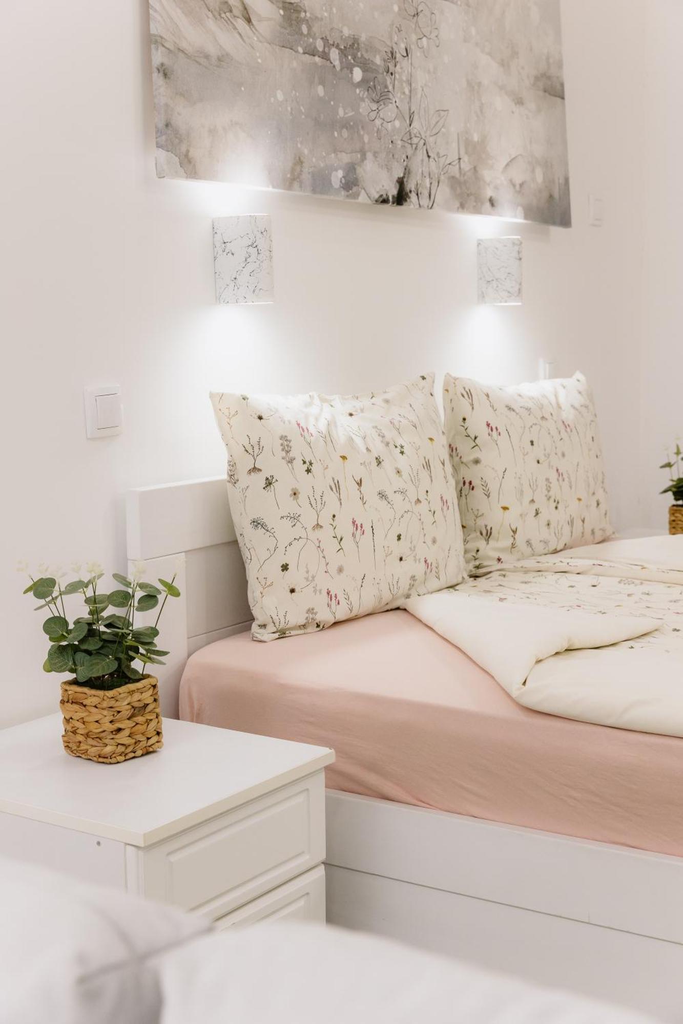 Guest House Lila Сомбор Екстериор снимка