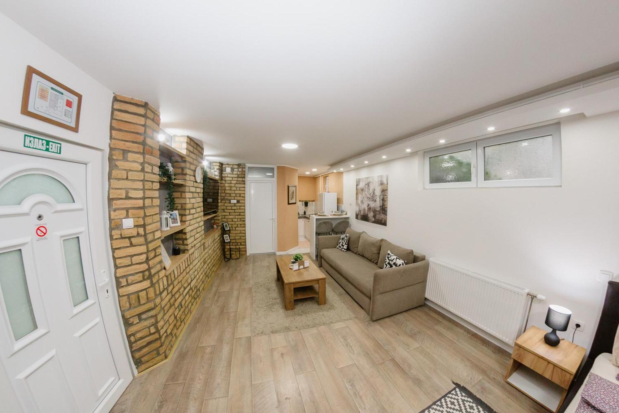 Guest House Lila Сомбор Екстериор снимка