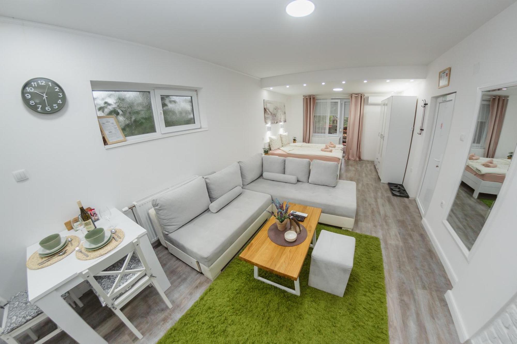 Guest House Lila Сомбор Екстериор снимка