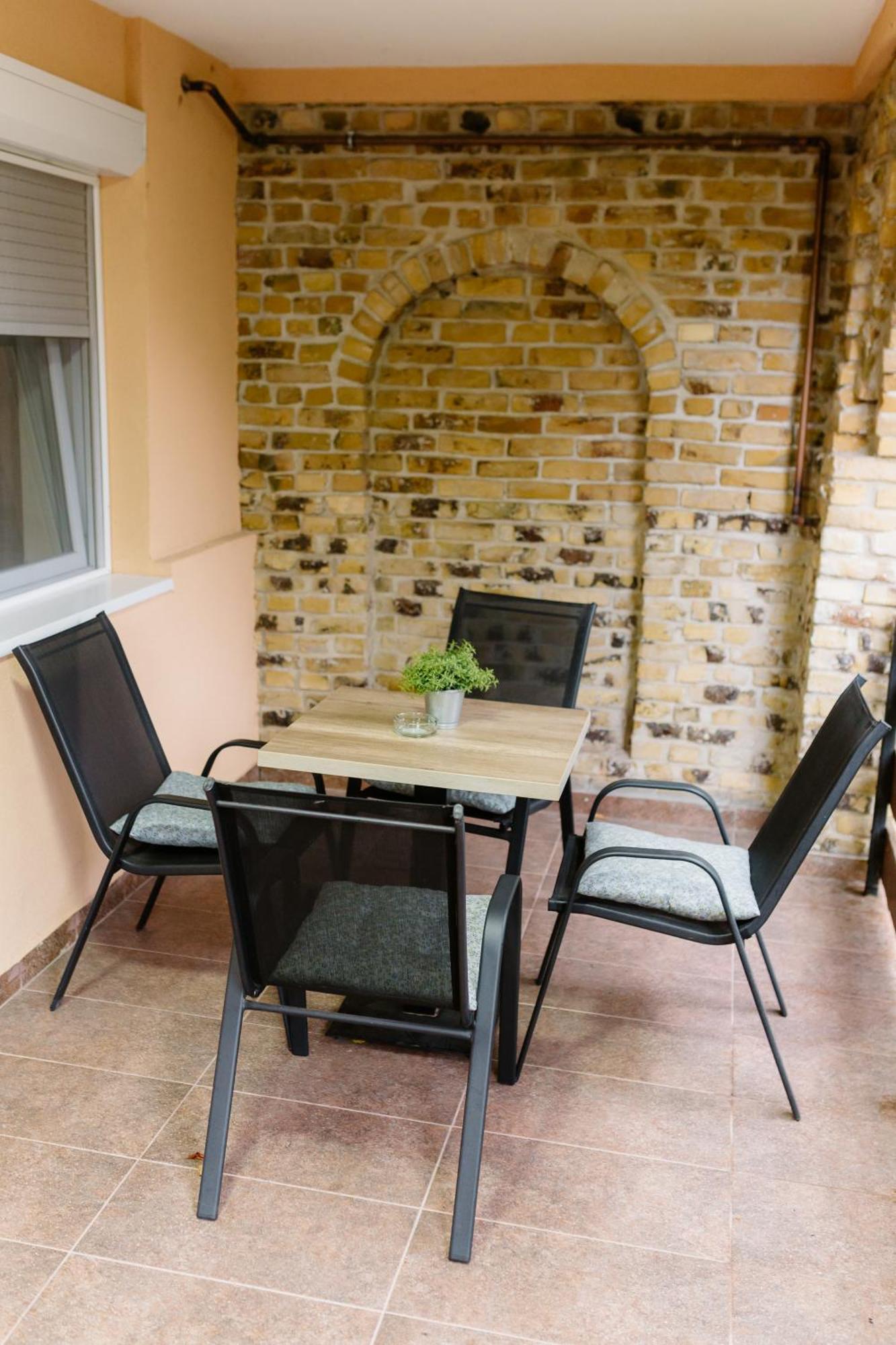 Guest House Lila Сомбор Екстериор снимка