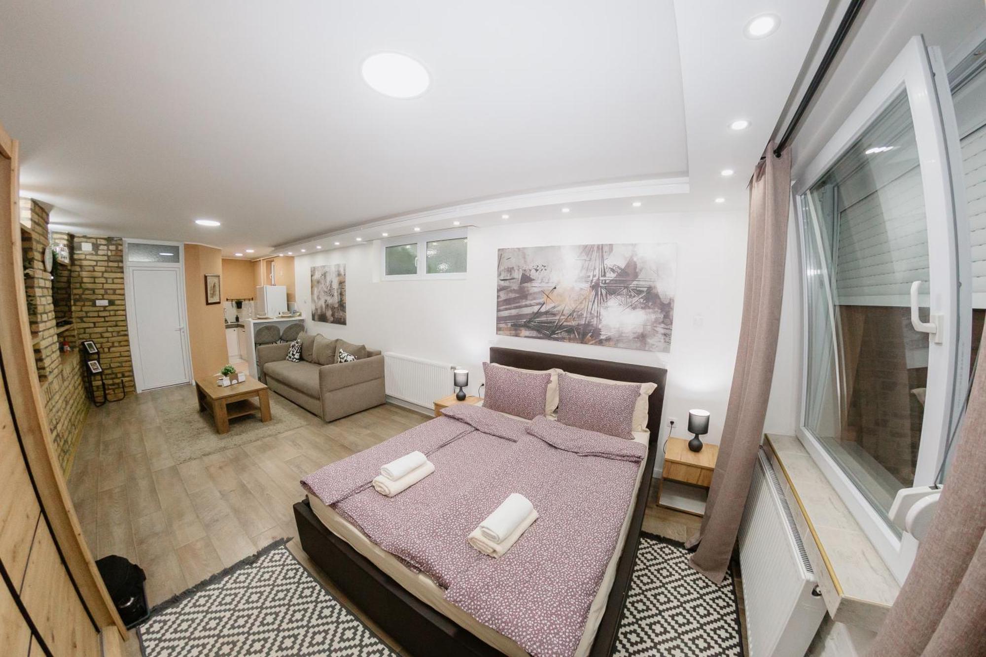 Guest House Lila Сомбор Екстериор снимка