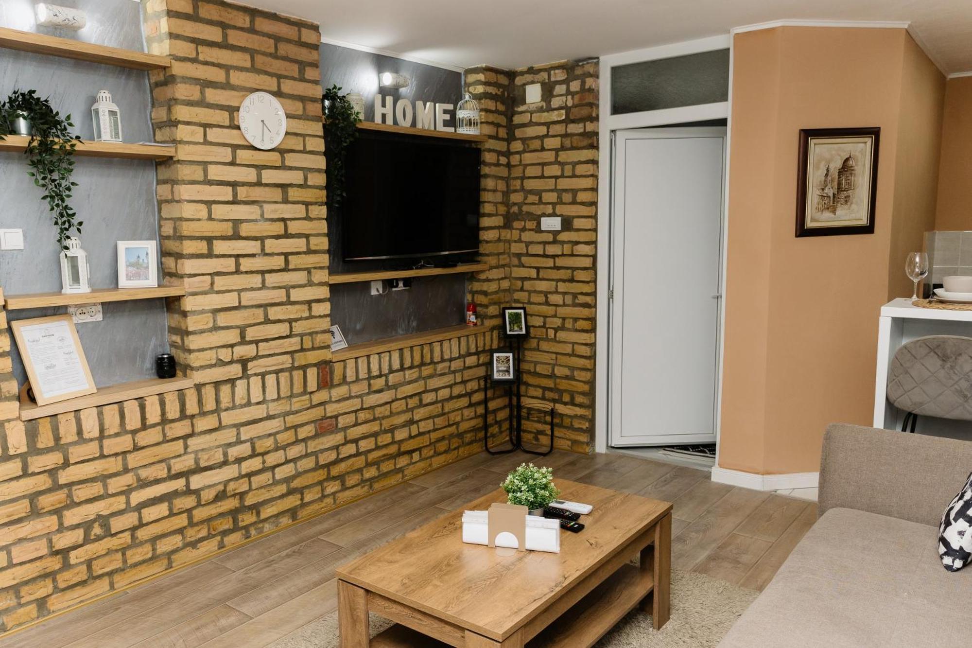 Guest House Lila Сомбор Екстериор снимка